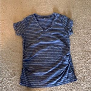 Gap fit maternity workout t shirt